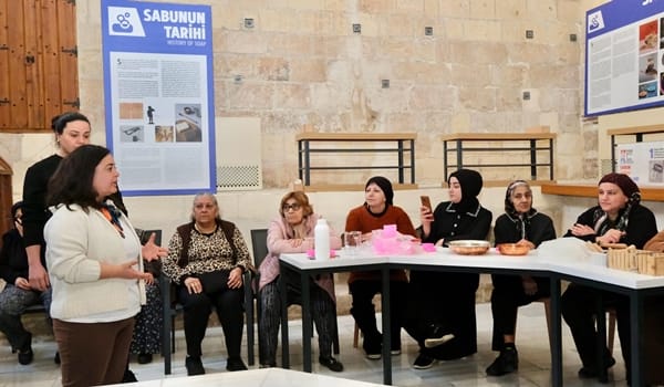 Adana Büyükşehir Belediyesi, 11 güne yayılan 8 Mart Dünya Kadınlar Günü etkinliklerini sürdürüyor.