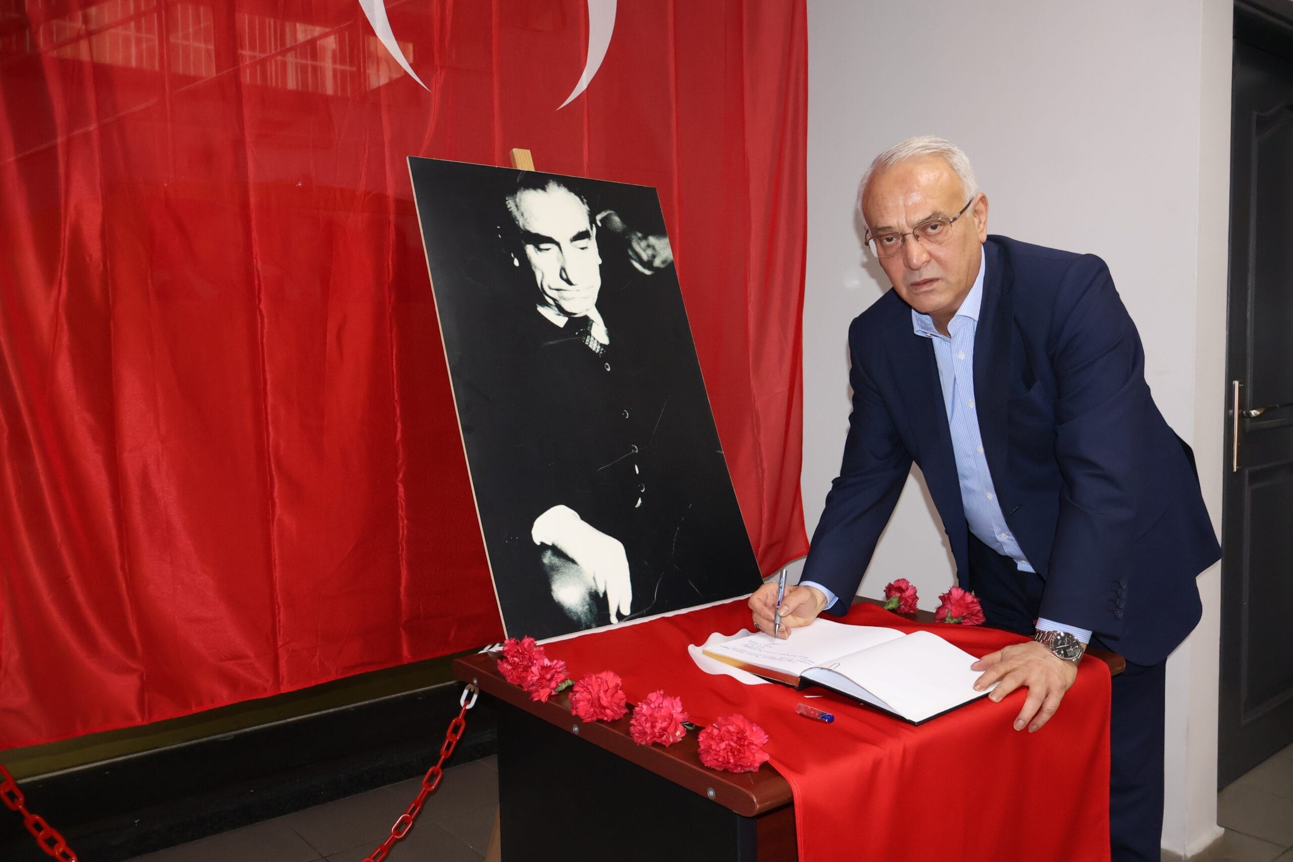‘”Önce ülkem ve milletim ilkesinden ve duruşundan asla taviz vermeyeceğiz”