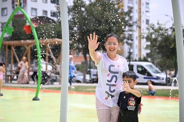 “ONLAR GÜLÜYORSA HER ŞEY YOLUNDA DEMEKTİR”
