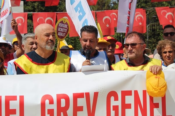 KESK ADANA ŞUBELER PLATFORMUNA BAĞLI SENDİKALAR İŞ BIRAKARAK ALANLARA ÇIKTILAR.