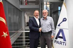 Adana’da Siyasi Sürpriz: Gizzik Duran’ın Torunu Anahtar Parti’de