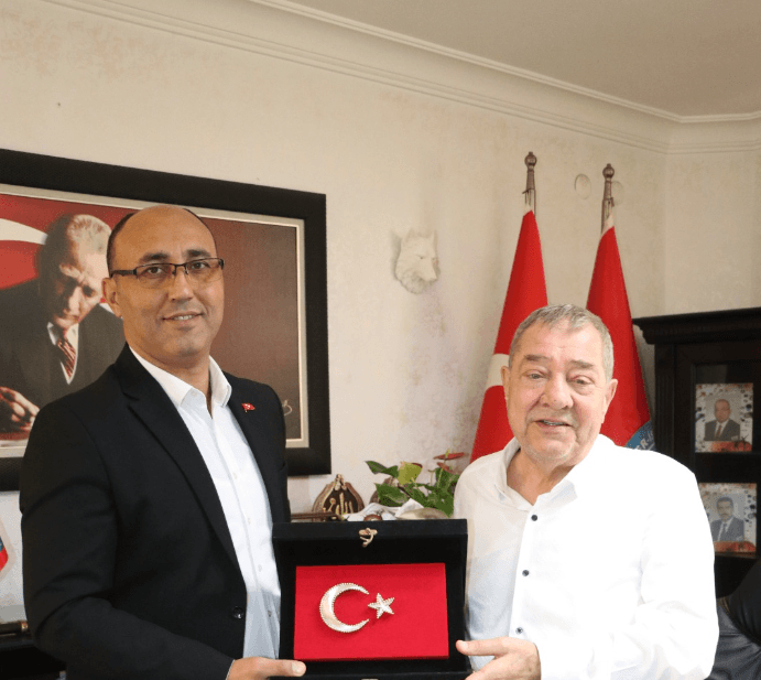 Aslangöz gitti, Karan geldi