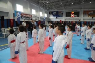 YÜREĞİR BELEDİYESİ 29 EKİM CUMHURİYET BAYRAMI’NI COŞKUYLA KUTLADI