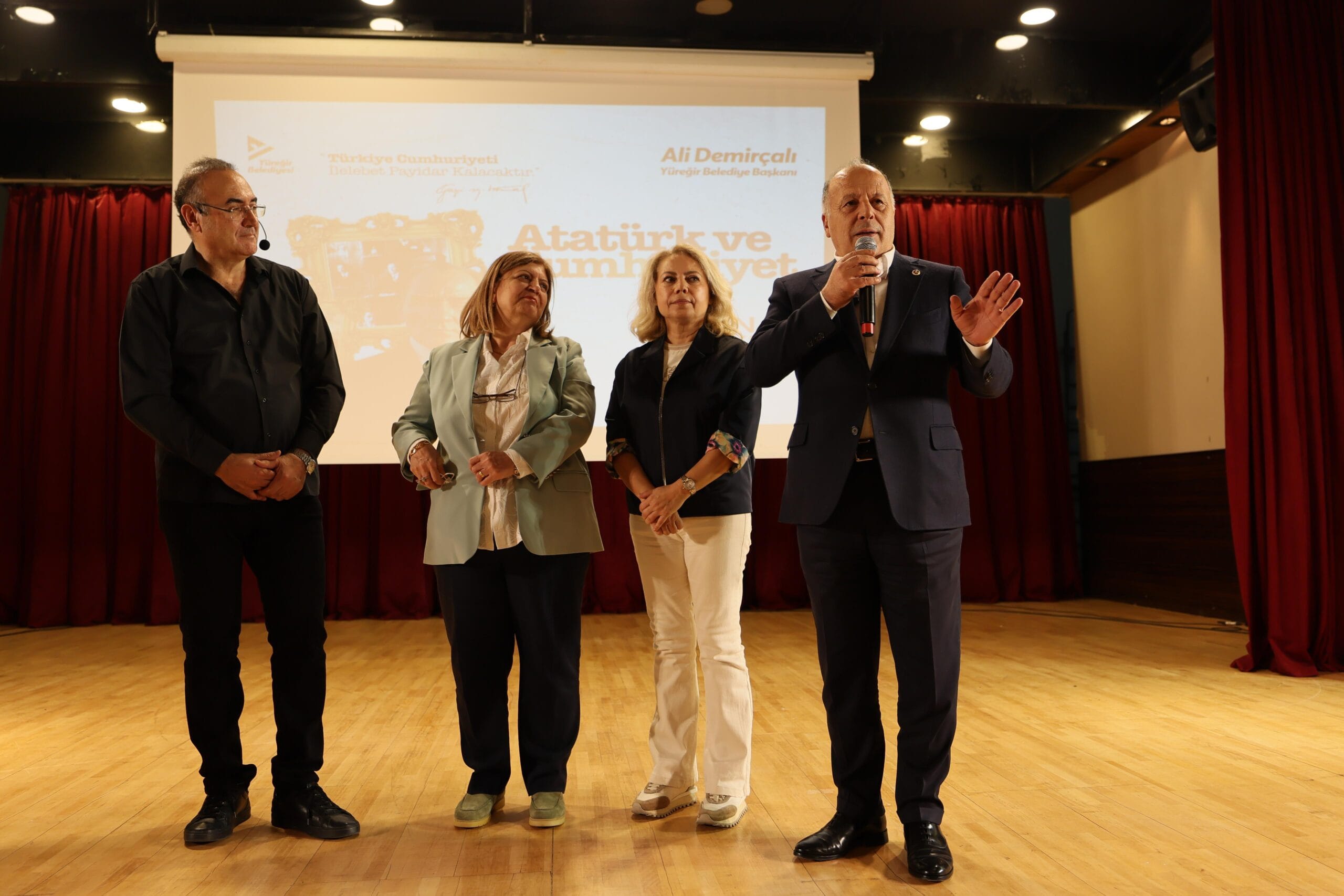 SUNAY AKIN ADANALILARLA BULUŞTU