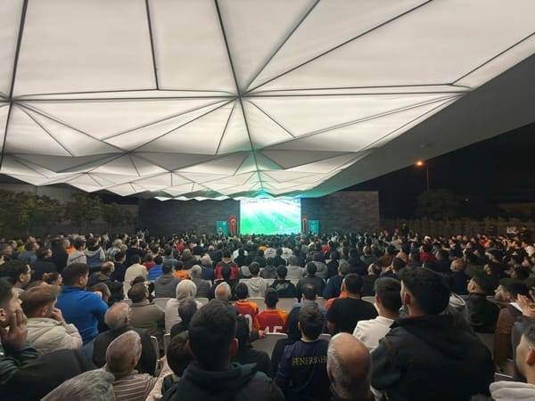 SARIÇAM’DA DERBİ COŞKUSU BAŞKAN ULUDAĞ’LA ZİRVEYE ÇIKTI