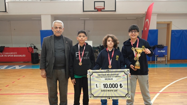 Ceyhan’da Kurtuluş Coşkusu Parkede Yaşandı