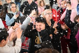 KOZAY, ÇOCUKLAR İÇİN TOROSLARDAN KAR GETİRTTİ