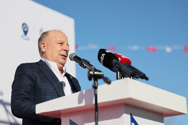 BAŞKAN DEMİRÇALI YÜREĞİR’İ YENİ PARKLARLA DONATIYOR