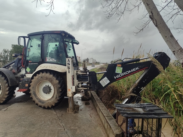 Yumurtalık’ta yoğun yağışta ekipler koordineli çalışmayla olumsuzluklara anında müdahale etti