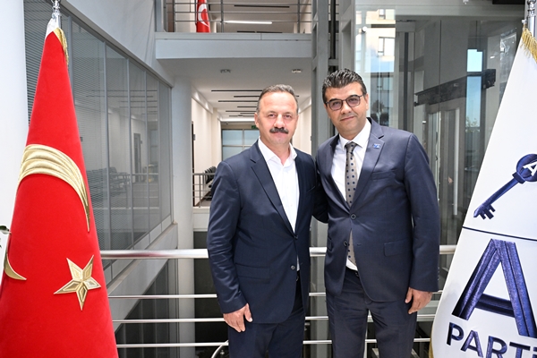 “Anahtar Parti İl Başkanı’ndan Bölgedeki Savaşın Ekonomik Anatomisi: Bu Bir Siyah Kuğu Değil, Göz Göre Göre Gelen Krizdir”