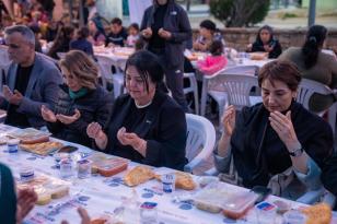 SEYHAN BELEDİYESİ’NDEN YEŞİLYUVA MAHALLESİ’NDE GÖNÜLLERİ BULUŞTURAN İFTAR