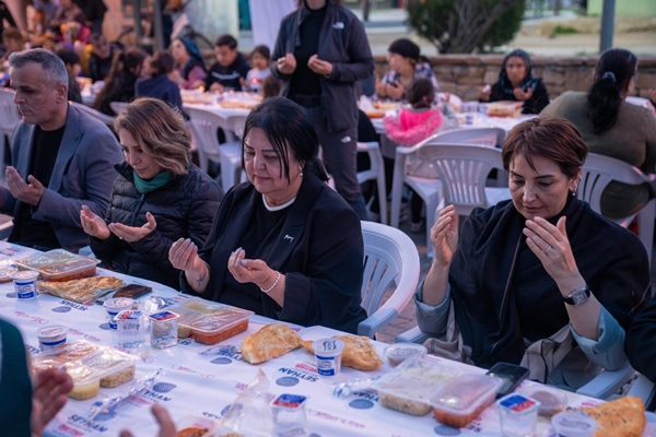 SEYHAN BELEDİYESİ’NDEN YEŞİLYUVA MAHALLESİ’NDE GÖNÜLLERİ BULUŞTURAN İFTAR