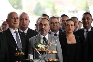 SEÇER: “İKİ YILDA 714 HİZMET ARACI HİBE ETTİK”