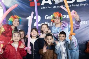 Sahada Mücadele, Tribünlerde Coşku