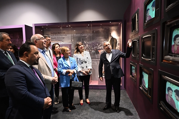 MHP GENEL BAŞKAN YARDIMCISI MEVLÜT KARAKAYA’DAN FERDİ TAYFUR SANAT MERKEZİ VE MÜZESİ’NE TAM NOT