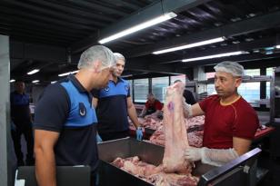 YÜREĞİR’DE ZABITA DENETİMLERİ SÜRÜYOR