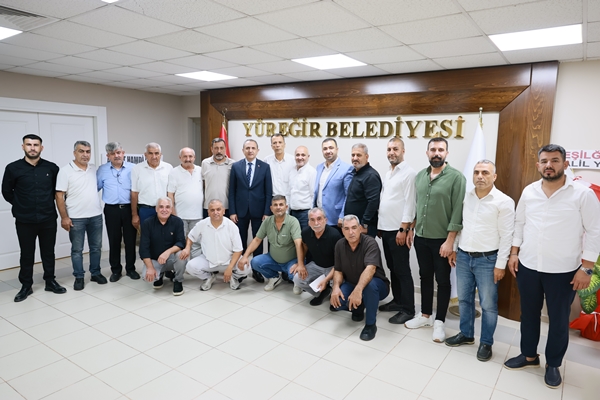 BAŞKAN VEKİLİ TARIK ÖZÜNAL MUHTARLARIN TALEPLERİ DİNLİYOR