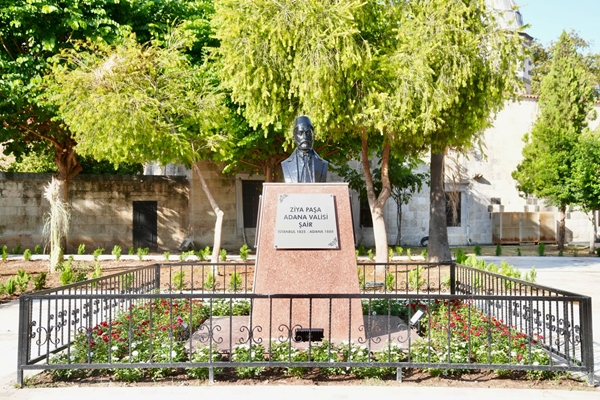 Seyhan’da Ziya Paşa Parkı Festival Öncesi Yenilendi