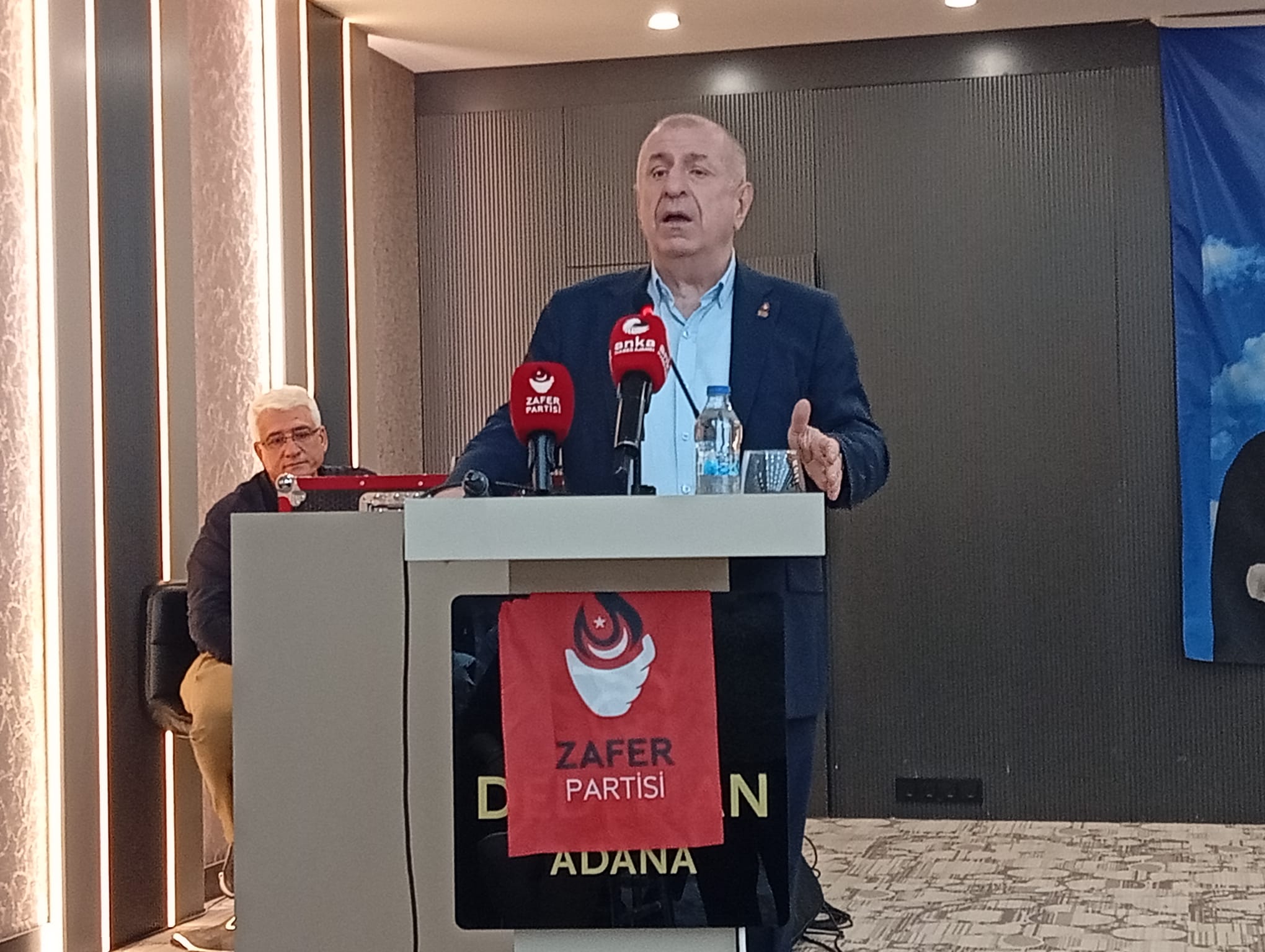 “TÜRK MİLLETİ DAHA FAZLA SIĞINMACI VE KAÇAKLARIN YÜKÜNÜ TAŞIMAMALI”