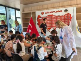 EMŞAV ADANA’DA ŞEHİT VE GAZİ AİLELERİYLE SANATLA DOLU BİR GÜN